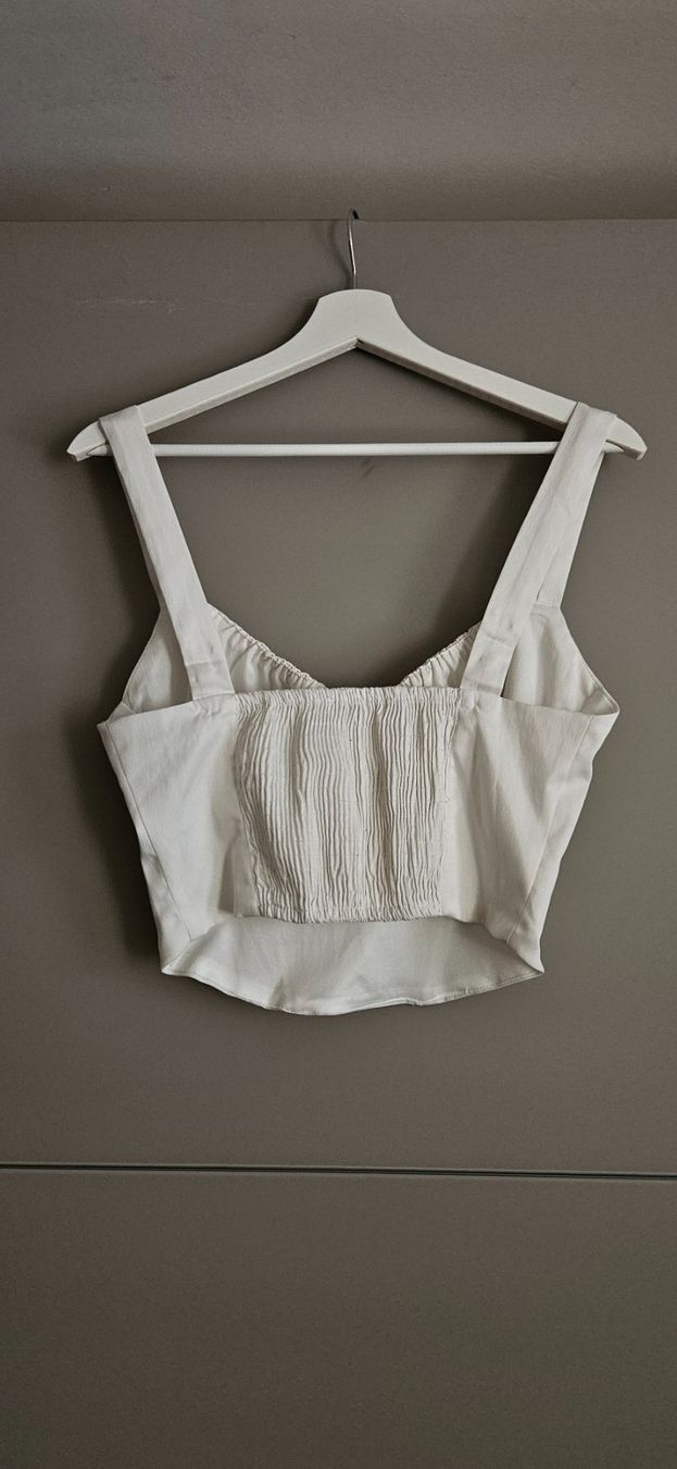 Bershka Tops: Damen Top Weiss Grösse M – Gebraucht aus Birmensdorf ZH von ele_mf8v 1