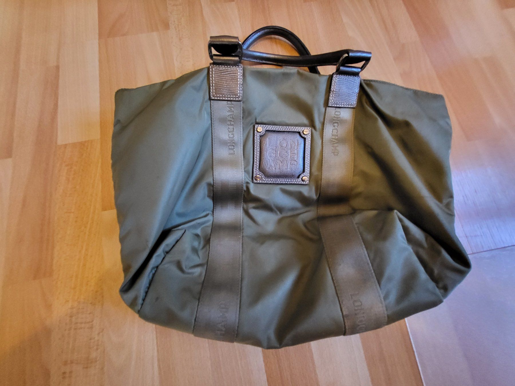 Longchamp Borse da donna: Longchamp Damen Handtasche Oliv – Usato da Niederrohrdorf venduto da ohlund98 2