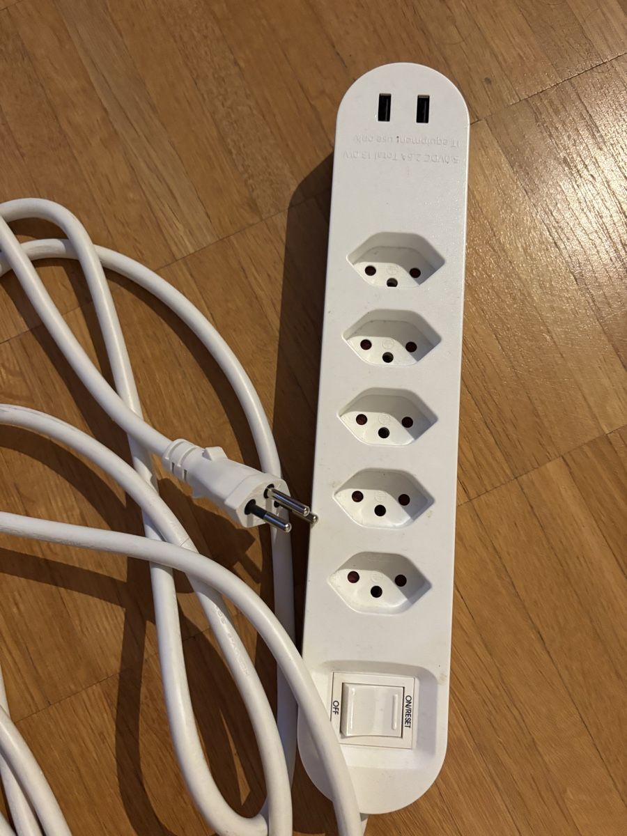 Ikea Spine: IKEA KOPPLA 6-way power strip with switch, grounded – Usato da Zürich venduto da beg_c6l2 3