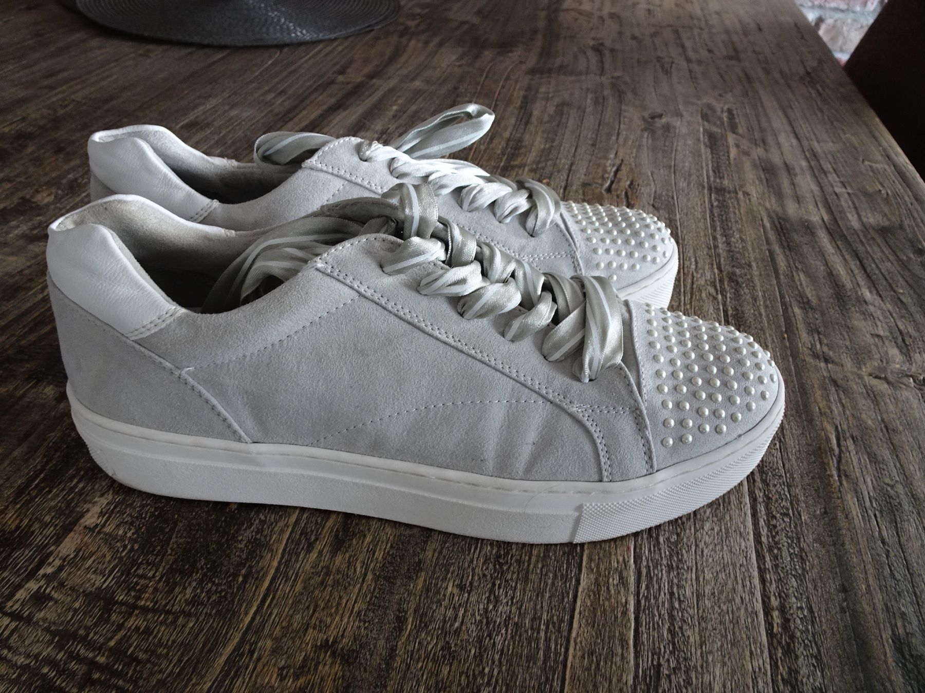 Scarpe da donna: Skneakers Leder hellgrau, edel, neu Gr. 41 – Nuovo (secondo la descrizione) da Winterthur venduto da Riiita 9