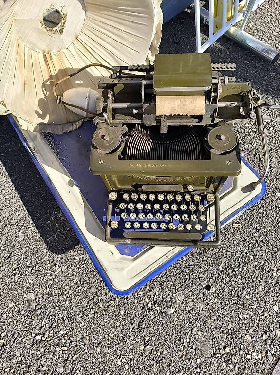 Macchine da scrivere: Schreibmaschine Elliott Stencil – Usato da Walliswil-Nbipp venduto da australien2007