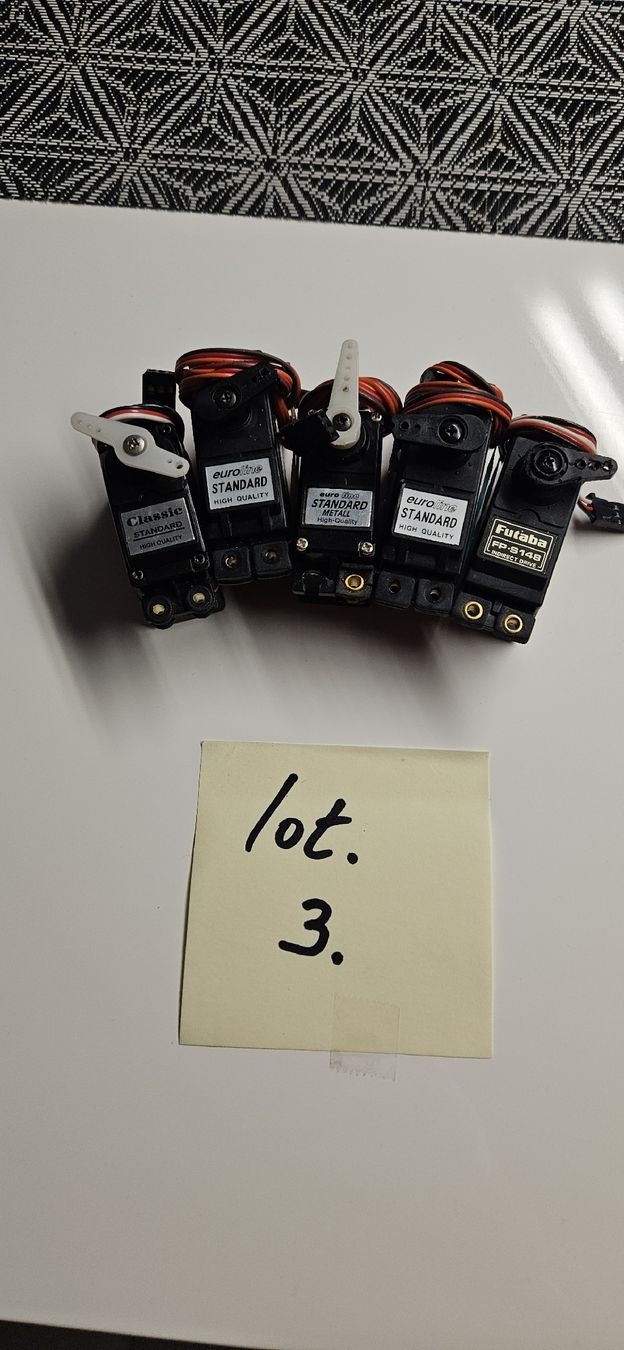 Modellismo RC: Lot 3 de servos divers (digit.) – Usato da Bure venduto da cla_sk6s