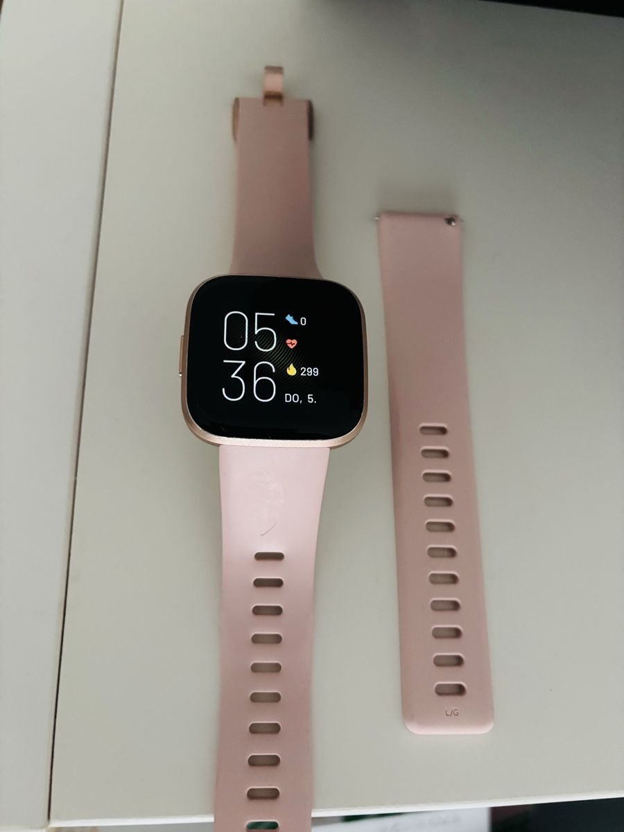 Fitbit Smartwatch: Fitbit Versa 2 – Gebraucht aus Bülach von FabuZRH
