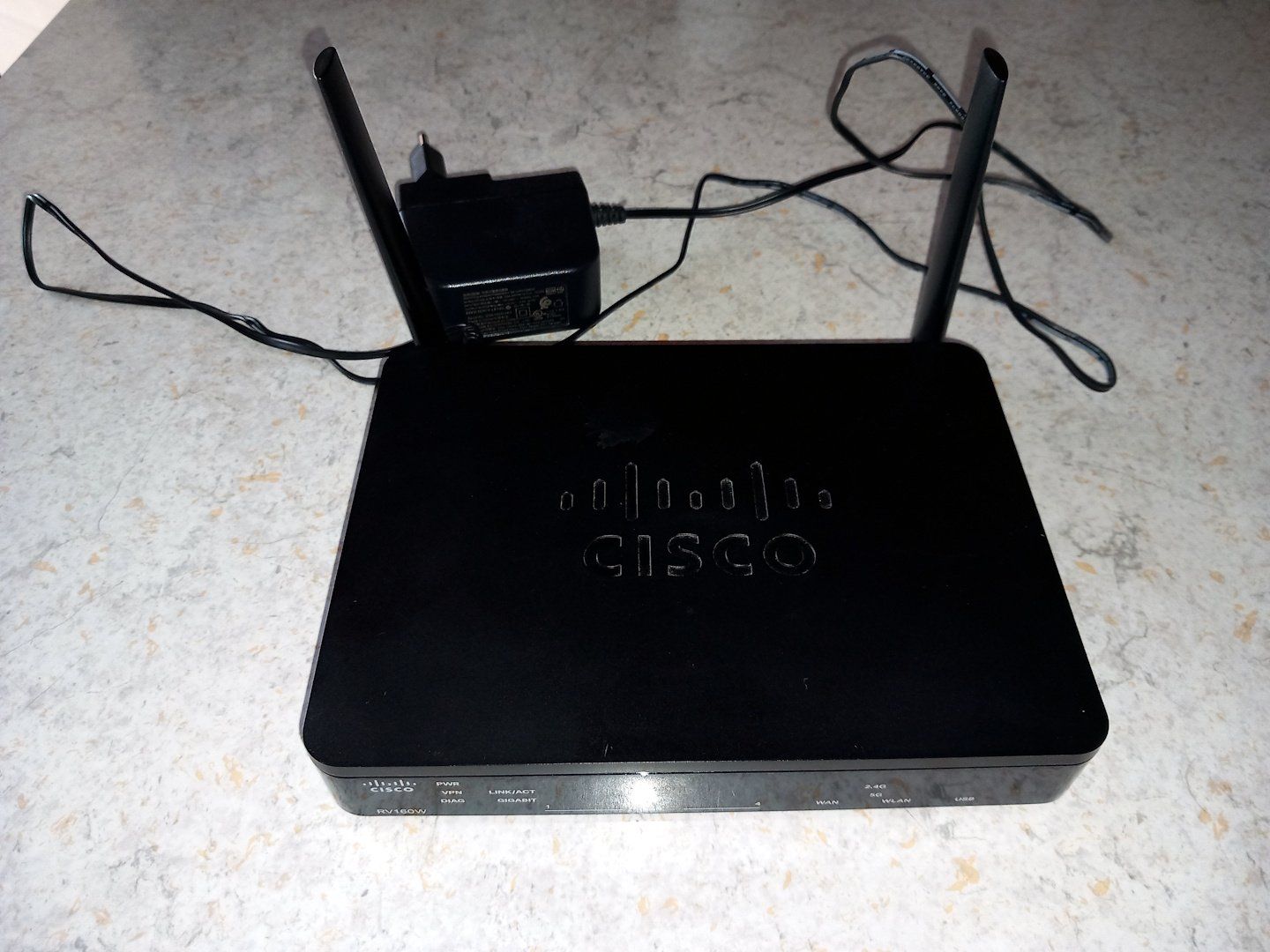 Cisco Modem & Router: Router Cisco RV160W gebraucht mit Netzteil – Usato da Fahy venduto da Bm31