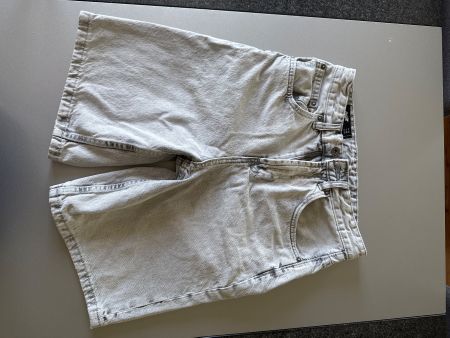 Jeanshose kurz hellgrau Gr  34