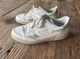 Sneaker Saye 37