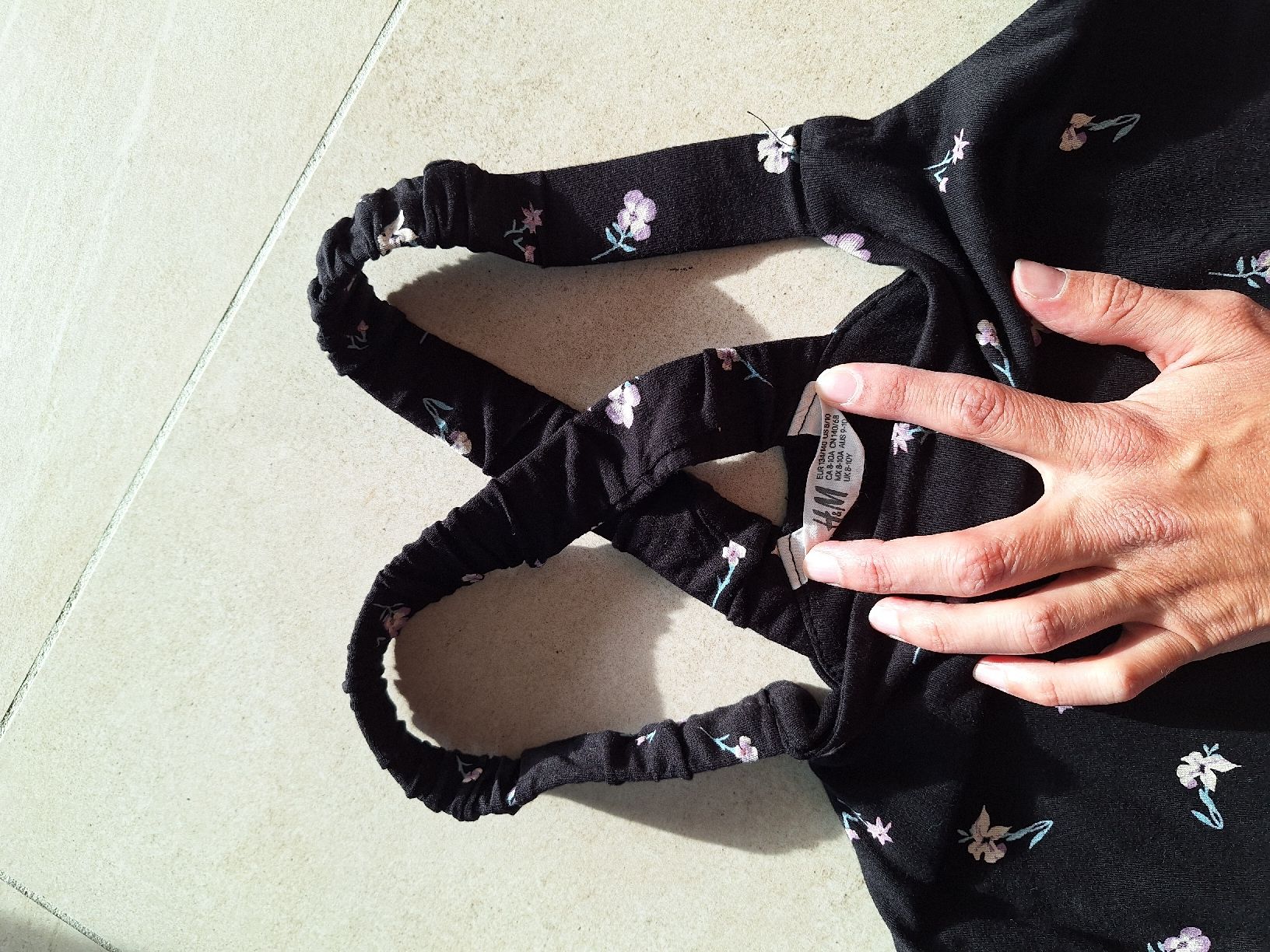 H&M Tute: sommerlicher Jumpsuit Gr 140/146 – Nuovo (secondo la descrizione) da Bad Zurzach venduto da han_5znm 1