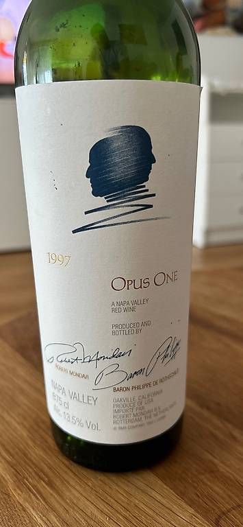 Gläser, Krüge & Flaschen: Opus One 1997 leere Weinflasche – Defekt aus Wettingen von GMB1 1