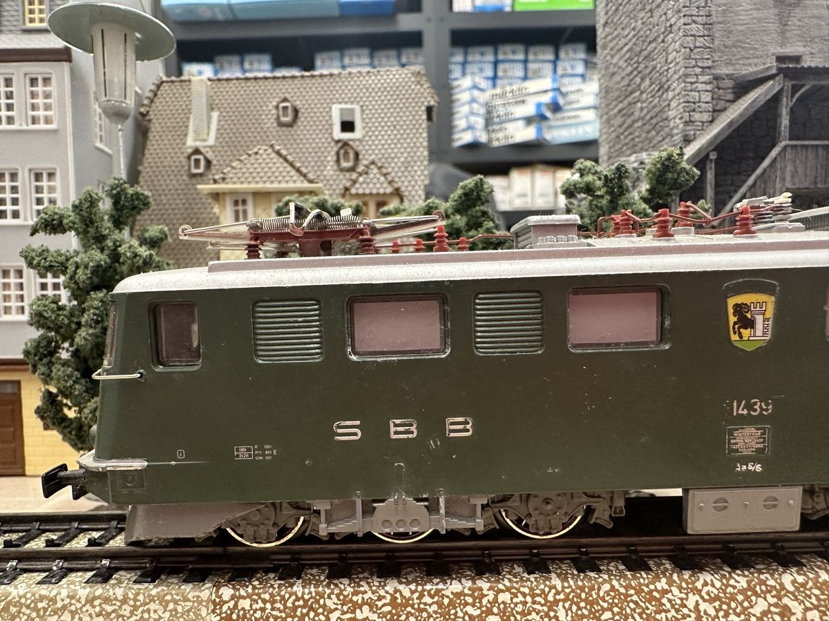 Märklin Modellini di ferrovie: Märklin 3350 SBB Ae 6/6 Schaffhausen – Usato da Lupsingen venduto da New-Haven 1