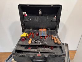Werkzeugkoffer, gefüllt mit Werkzeugen zB. Würth, PB, Knipex