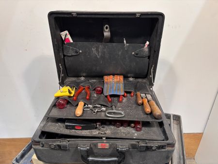 Werkzeugkoffer, gefüllt mit Werkzeugen zB. Würth, PB, Knipex