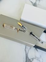 Pelikan M481 Transparent Füller mit M Stahl Feder