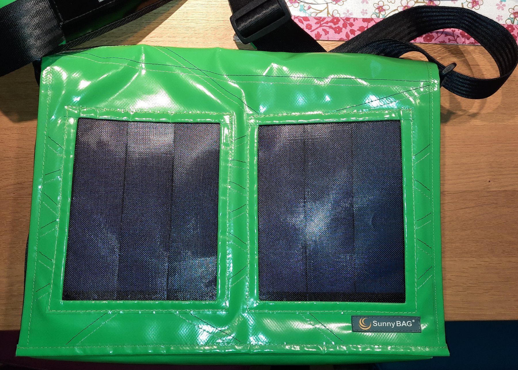 Borse: Sunny Bag Tasche Solar Strom Sonne USB – Nuovo (secondo la descrizione) da Hedingen venduto da Zwackul 1