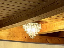 Elegante Deckenlampe/Kronleuchter für ein stimmungsvolles He