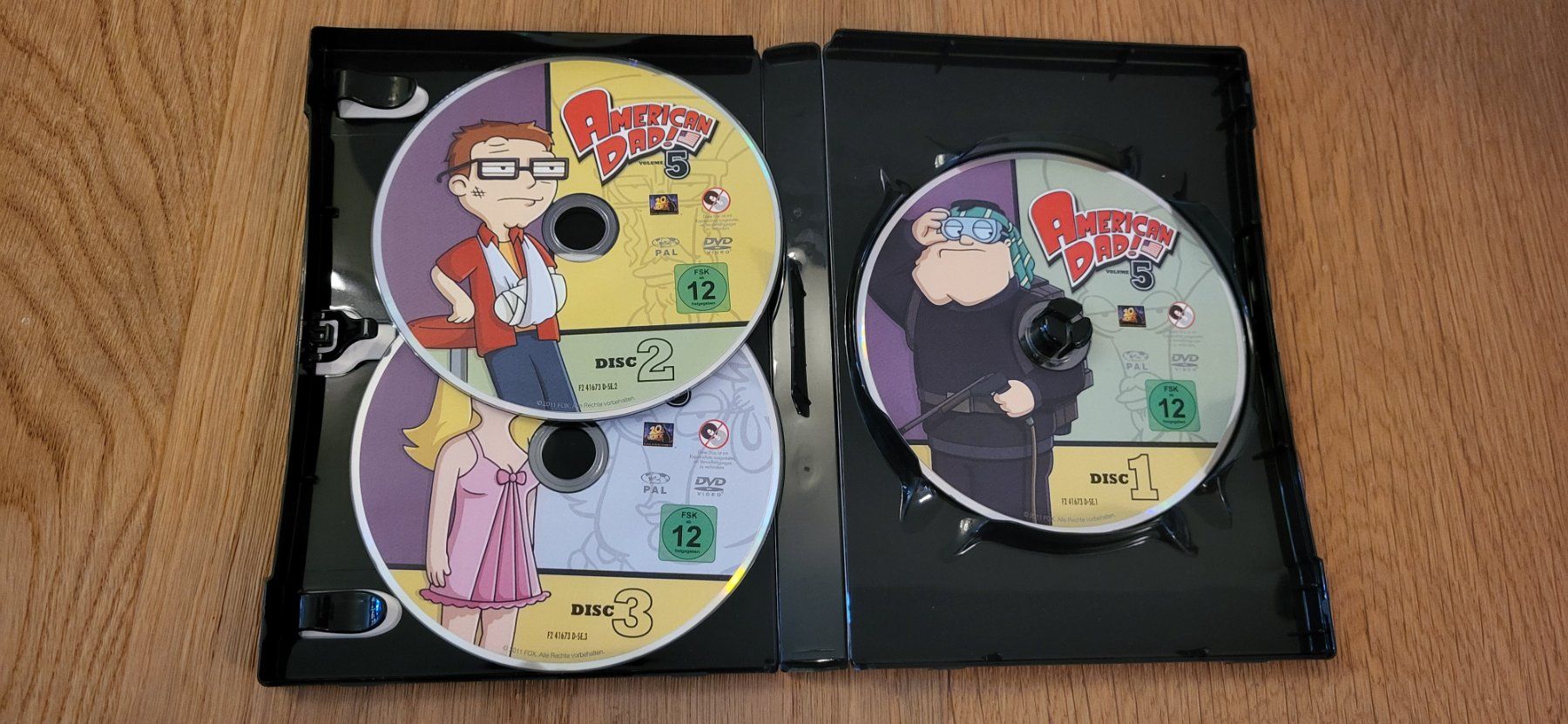 Tutti i DVDs: DVD - American Dad Volume 5 – Usato da Münsingen venduto da DigitaleSpielecke 2