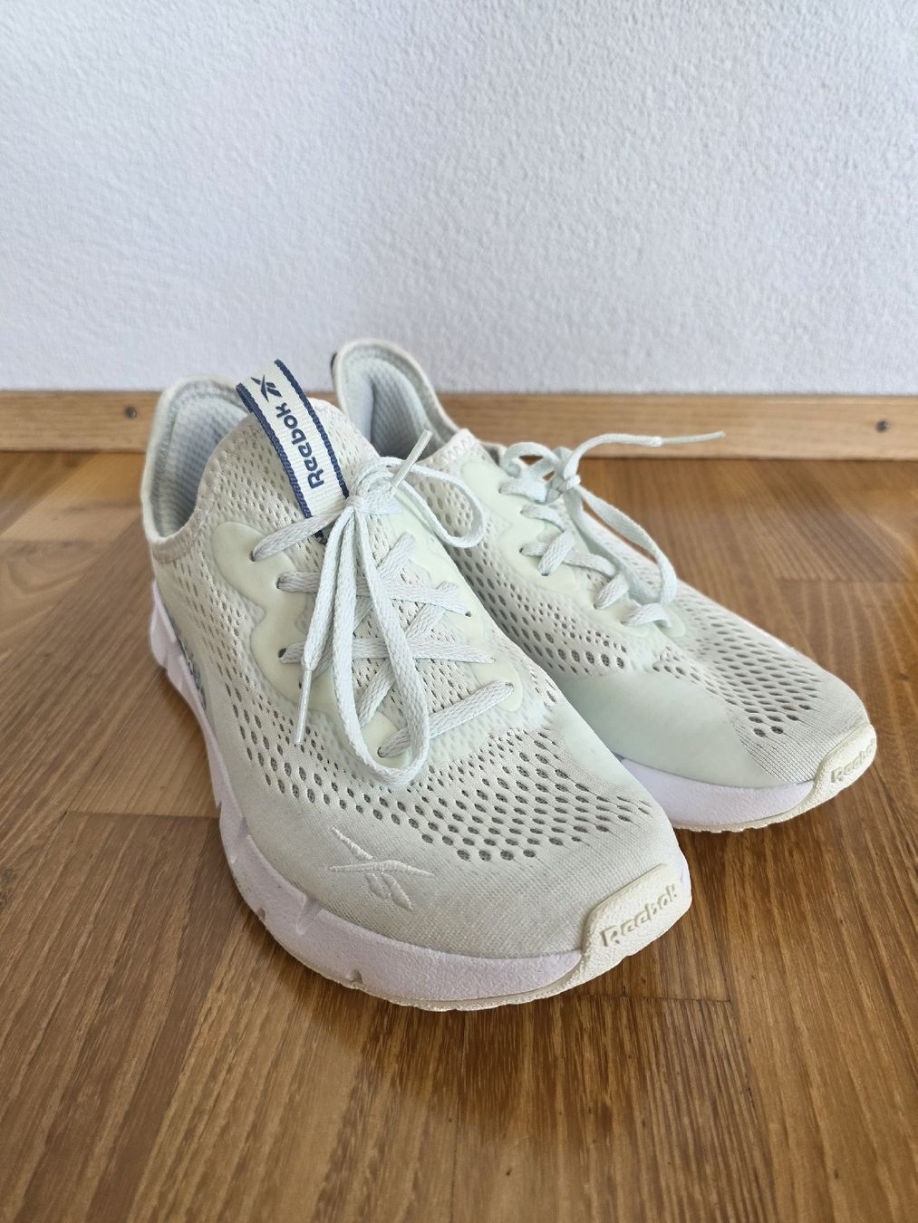 Reebok Scarpe da donna: Reebok Sneaker Gr. 40 neu – Nuovo (secondo la descrizione) da Bassersdorf venduto da R32DSG