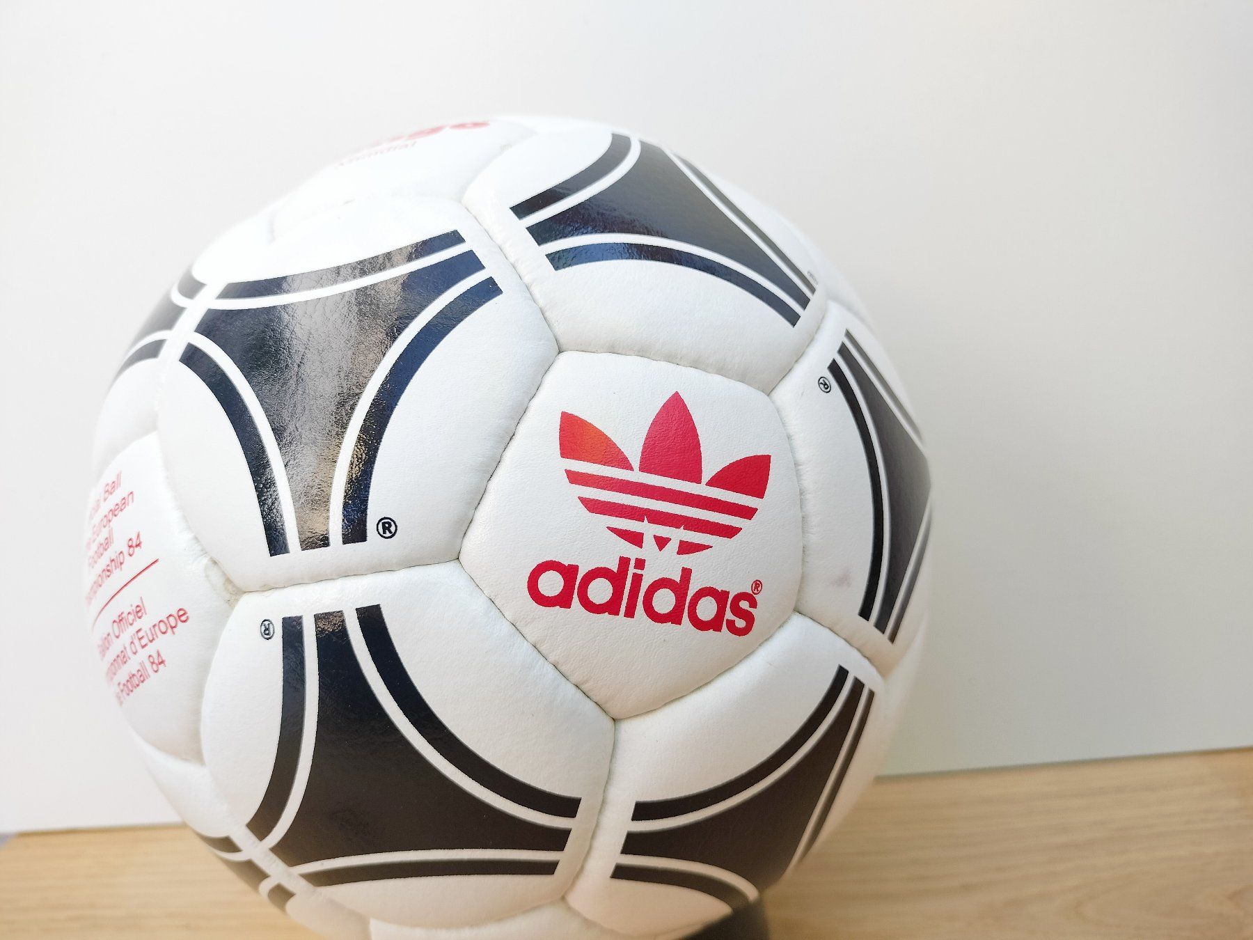 Adidas Bälle: Original Adidas Matchball EM 1984 – Gebraucht aus Wil SG von kaizzen 3