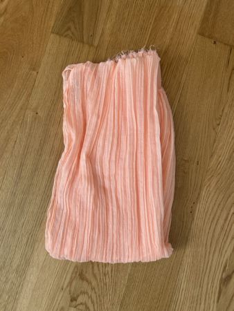 Damen Schal in Rosa plissiert gebrauchter Zustand
