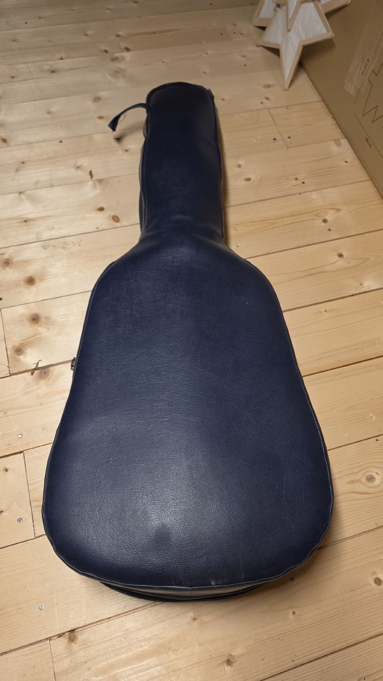 Strumenti musicali: Gitarre Manfred Pletz 1976 – Usato da Hausen am Albis venduto da M.Kurz 2
