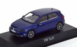 VW Golf VIII seit 2020 dunkelblau met.      1:43 von NOREV