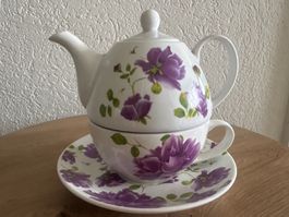Teekanne mit Tasse