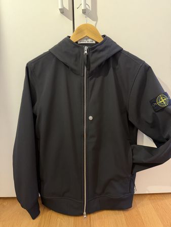 Stone Island Soft Shell Jacke Schwarz mit Kapuze - Gr. S
