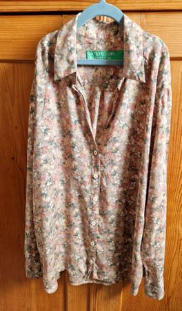 Bluse mit Blumenmuster von united colors of benetton, Gr. M