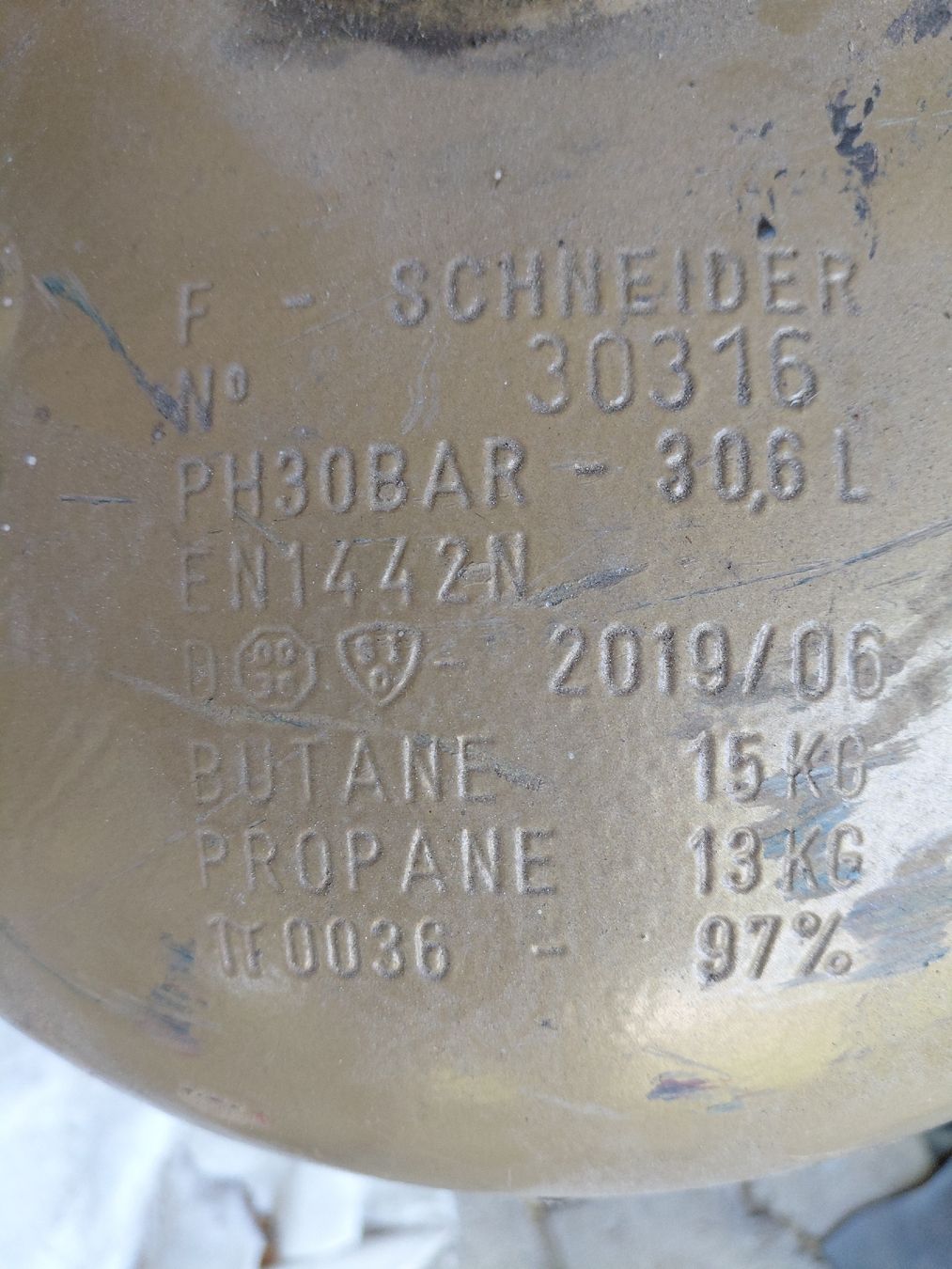 Veicoli da campeggio: anargaz 19 flasche ist leer , campingaz – Usato da Gachnang venduto da Camarino 2