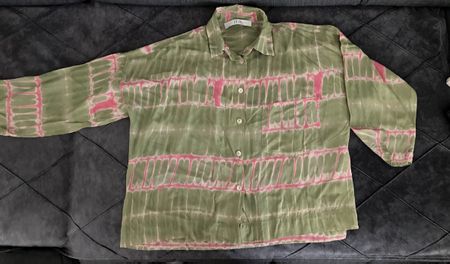 19.70  NINETEEN SEVENTY Bluse Gr. S locker geschnitten