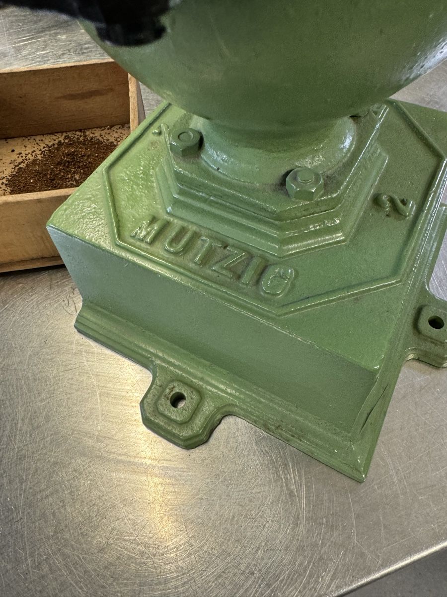 Elettrodomestici da cucina: MUTZIG FRAMONT KAFFE MÜHLE ALT – Usato da Zürich venduto da Jaskoch 1