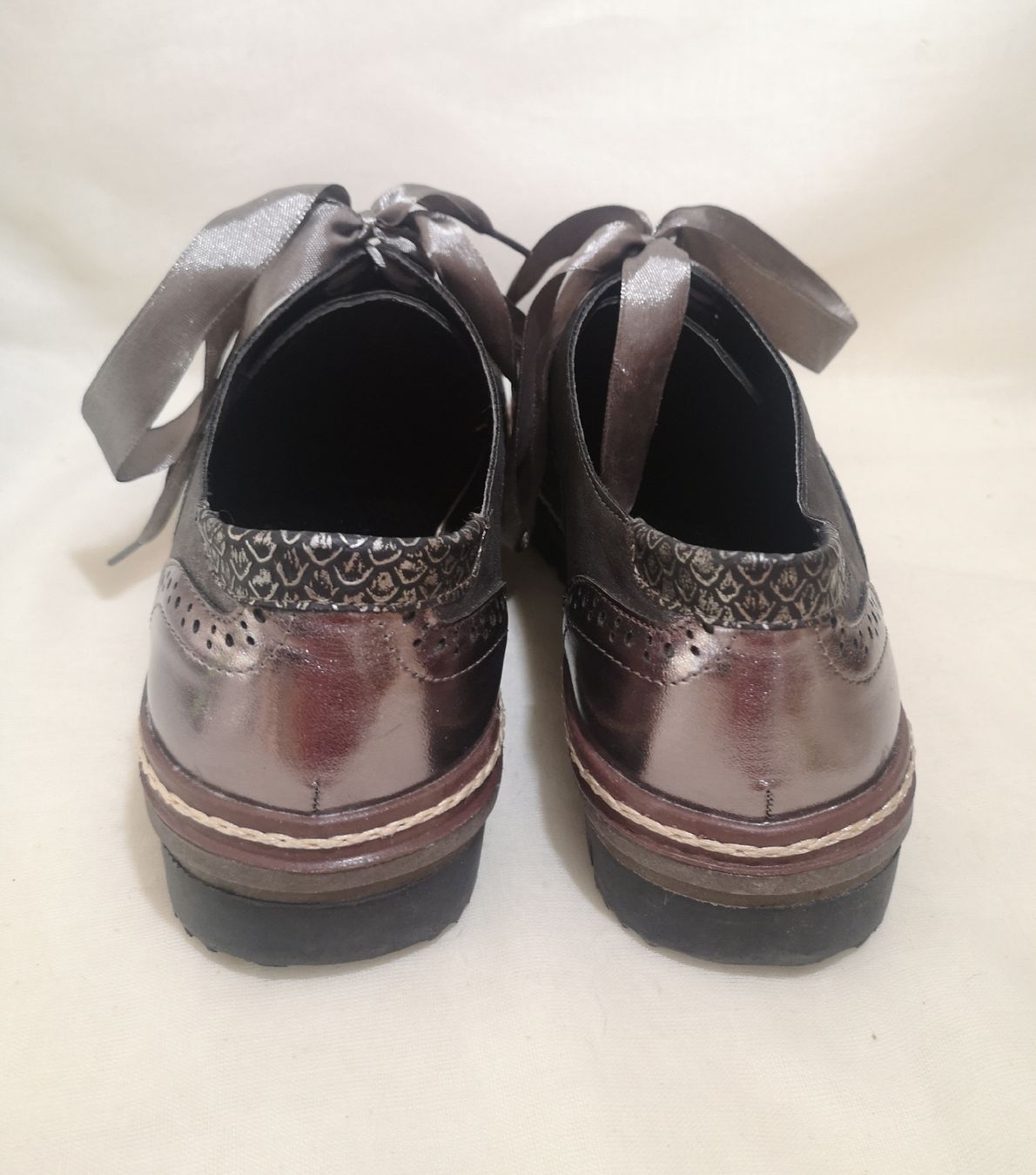 Scarpe da donna: Halbschuhe Gr. 40 silber - Spendenaktion – Nuovo (secondo la descrizione) da Unterkulm venduto da Beljasch 3