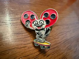 Pin Anstecknadel Marienkäfer auf Skateboard gebraucht