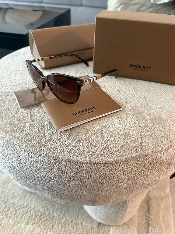 Lunettes & Verres: Burberry Sonnenbrille – D'occasion à Wallisellen par noelzul 2