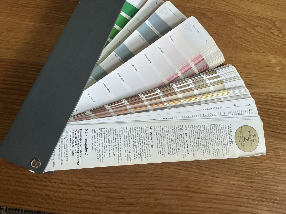 Cartoline: NCS Index Edition 2 Farbfächer guter Zustand – Usato da Hedingen venduto da Juniswiss 1