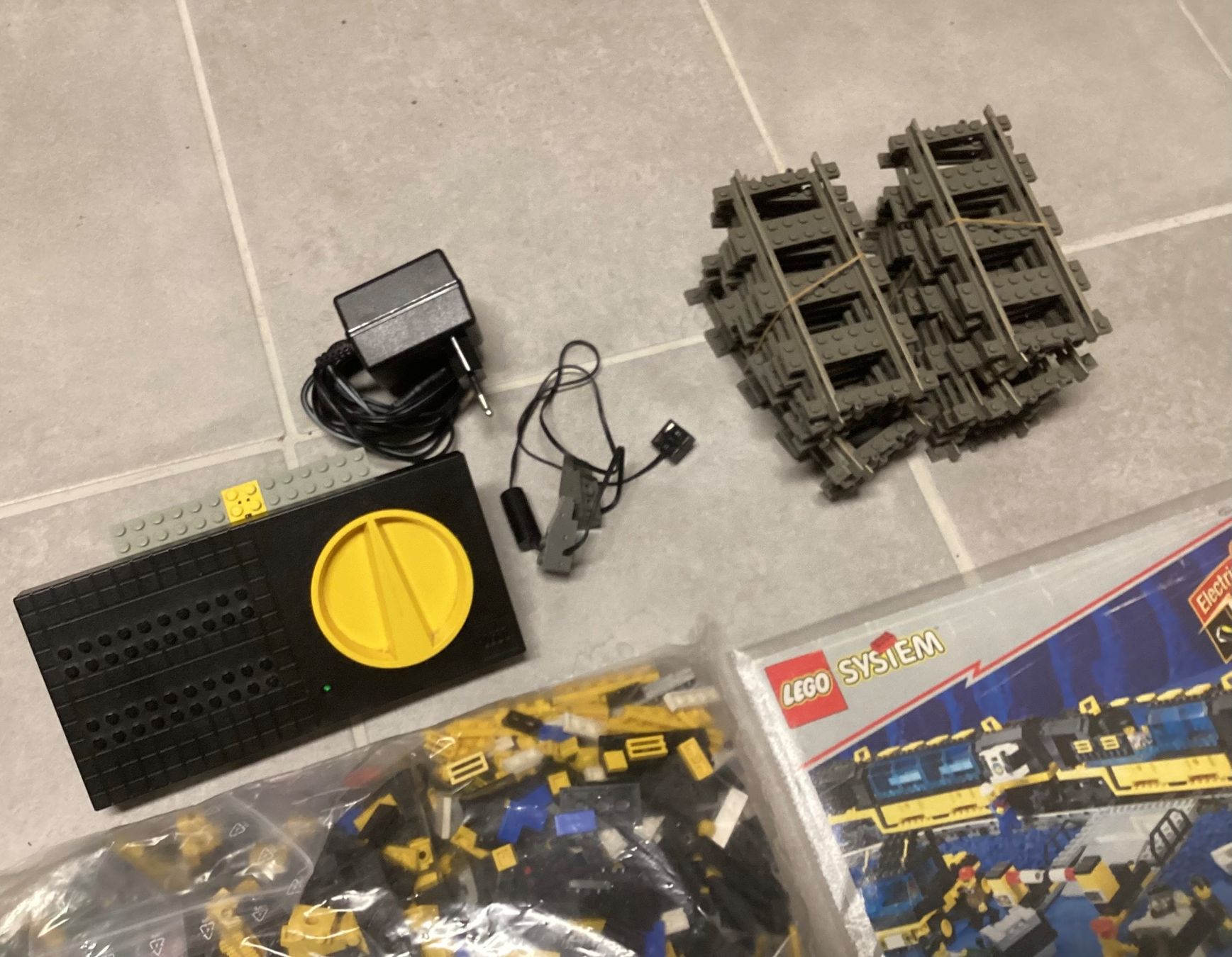 Lego Kit di costruzioni: LEGO 4559 Cargo Railway 9V – Usato da Glarus venduto da Folienjoe24 3