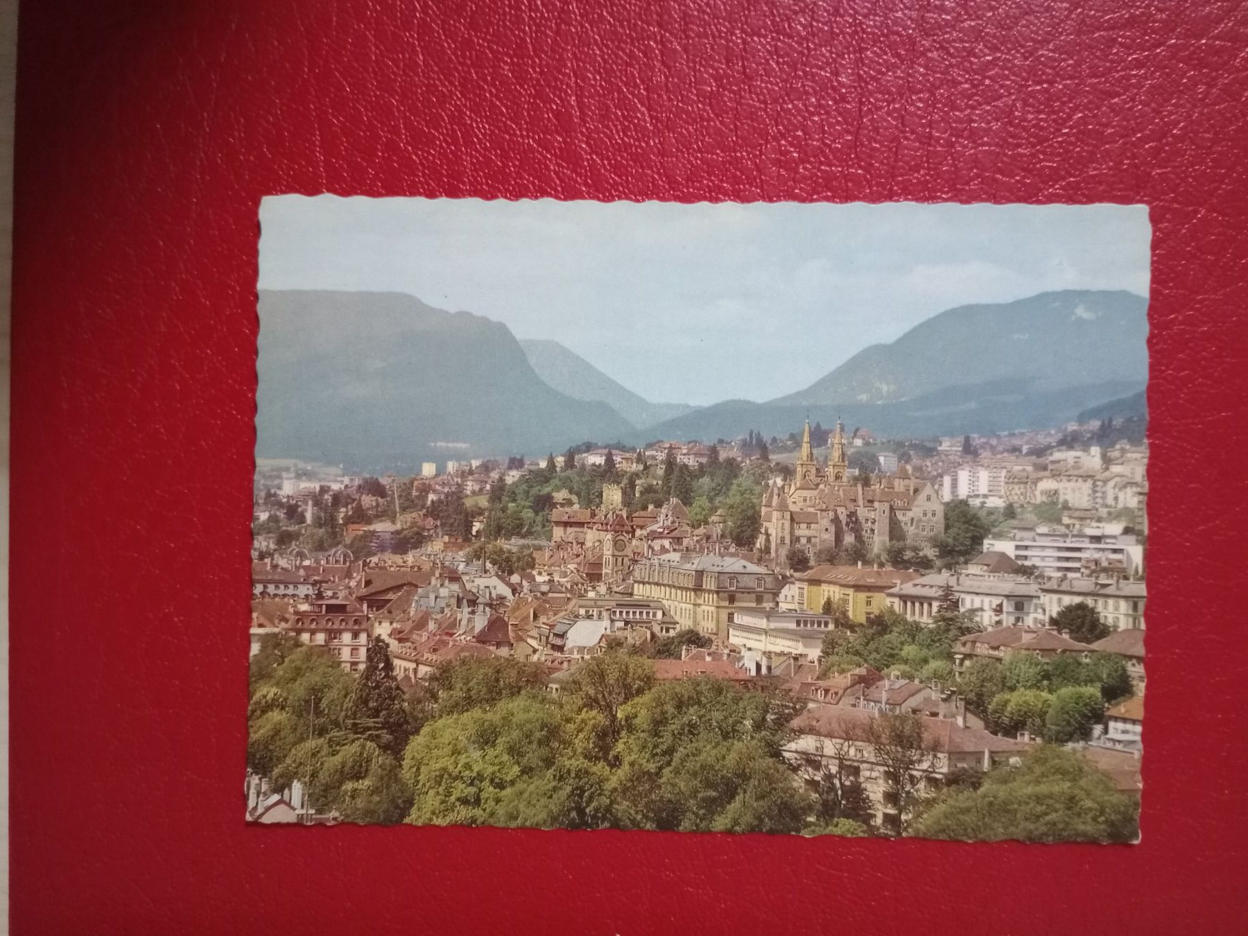 Cartes postales: Neuchatel Quartier de l'Evole Flugaufnahme – D'occasion à Küttigen par Melisch1000