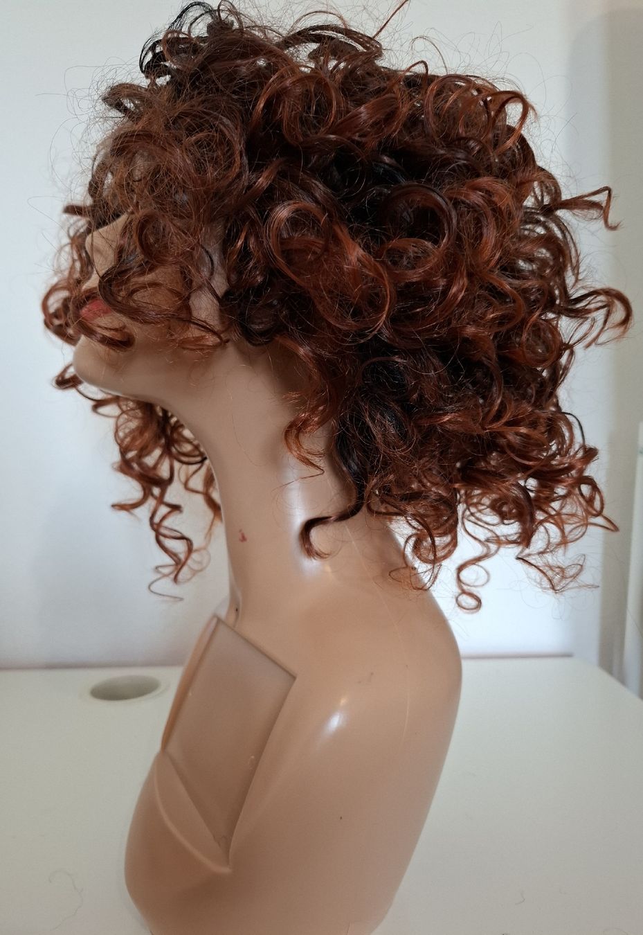 Parrucche: Short Copper Curly Wig | Voluminous Style – Nuovo (secondo la descrizione) da Lausanne venduto da usa_xd5k 5