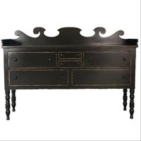 ElegantesSideboard inSchwarz–KlassischesDesign mit Charakter