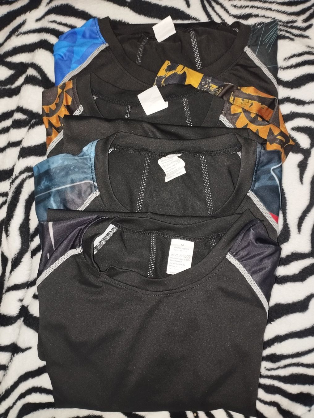 T-Shirts: 4x Tee-shirts Short Sleeve - Size Medium M – Neu (gemäss Beschreibung) aus MONTHEY von Tibobo