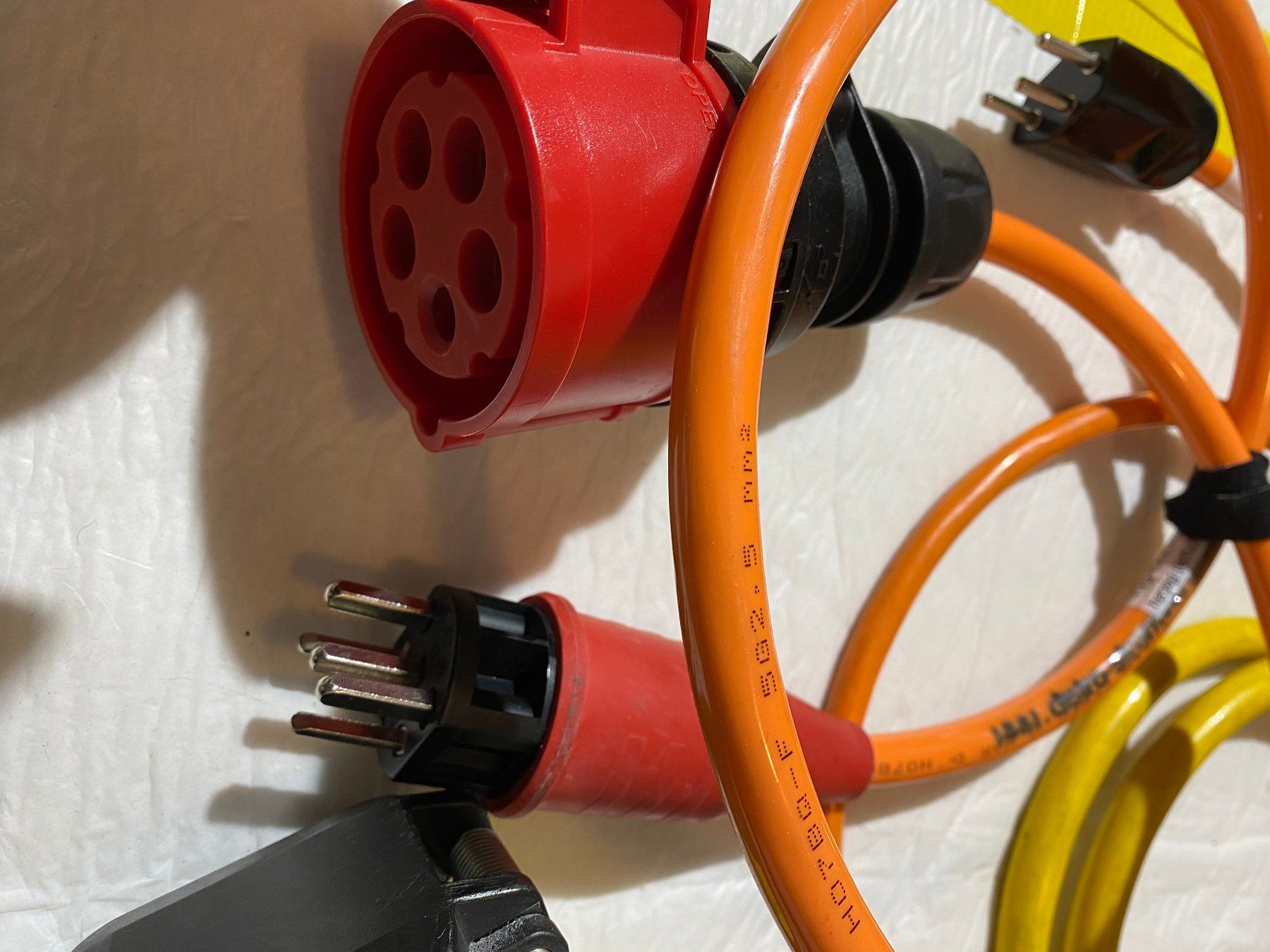 Cavi: Adapter Set Überganskabel CEE16 CEE32 Typ15 Typ25 Typ12 T23 – Usato da Reinach BL venduto da Herzogtech 1