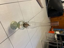 Antike Petroleumlampe aus Glas gebrauchter Zustand