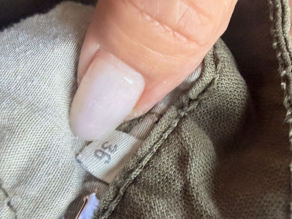 Kleiderpakete: Camicetta e pantaloncini taglia S/36 usati – Gebraucht aus Bellinzona von bul_mvy5 3