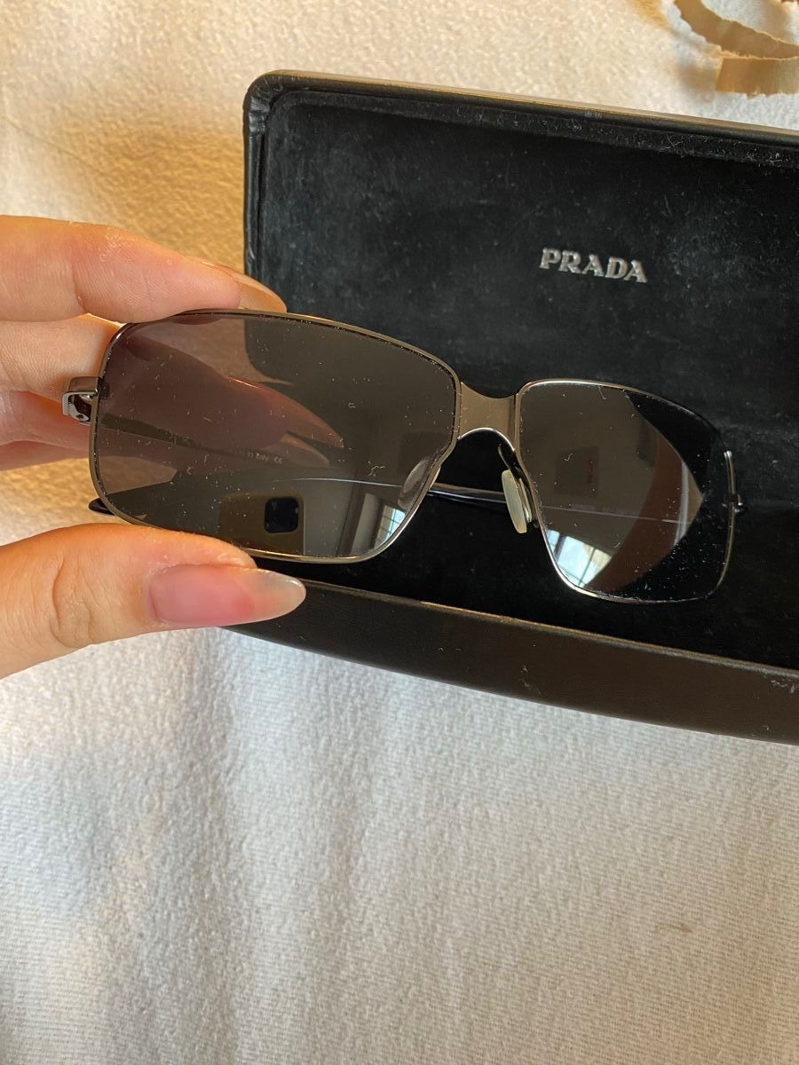 Prada Occhiali & Lenti: Prada Sonnenbrille – Usato da Zürich venduto da ver_8jkn
