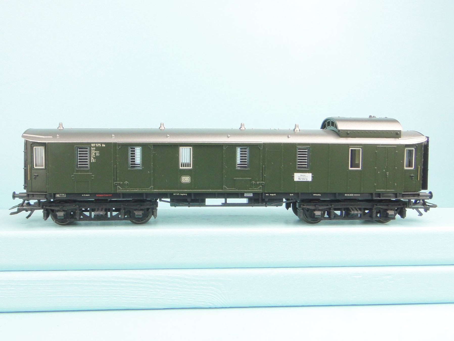 Märklin Modelleisenbahnen: Märklin 41372 Gepäckwagen – Gebraucht aus Bülach von cann11 5