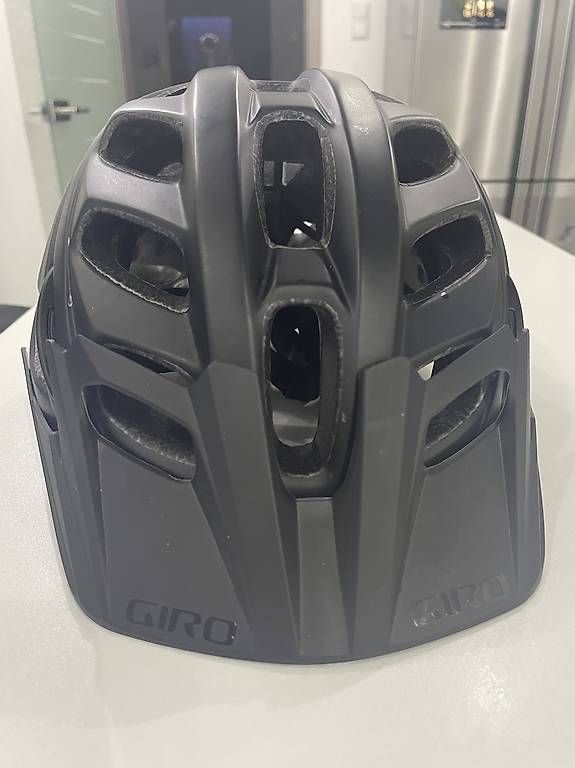 Giro Helme: Velo- und E-Bike-Helm von Giro – Gebraucht aus Schaffhausen von mic_7mpv