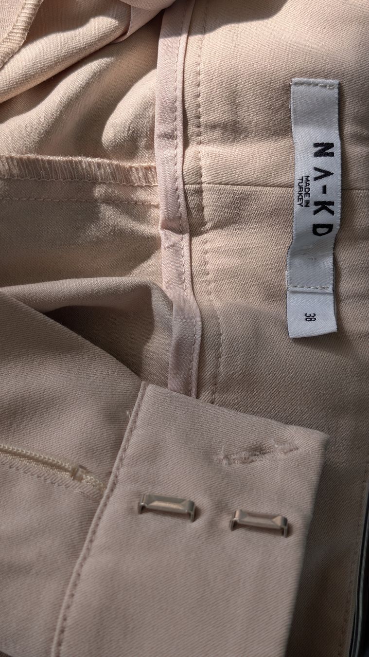Na-kd Pantalons: NA-KD Hose beige Grösse 38 neuwertig – Neuf (Voir description) à Embrach par sin_7ljf 3