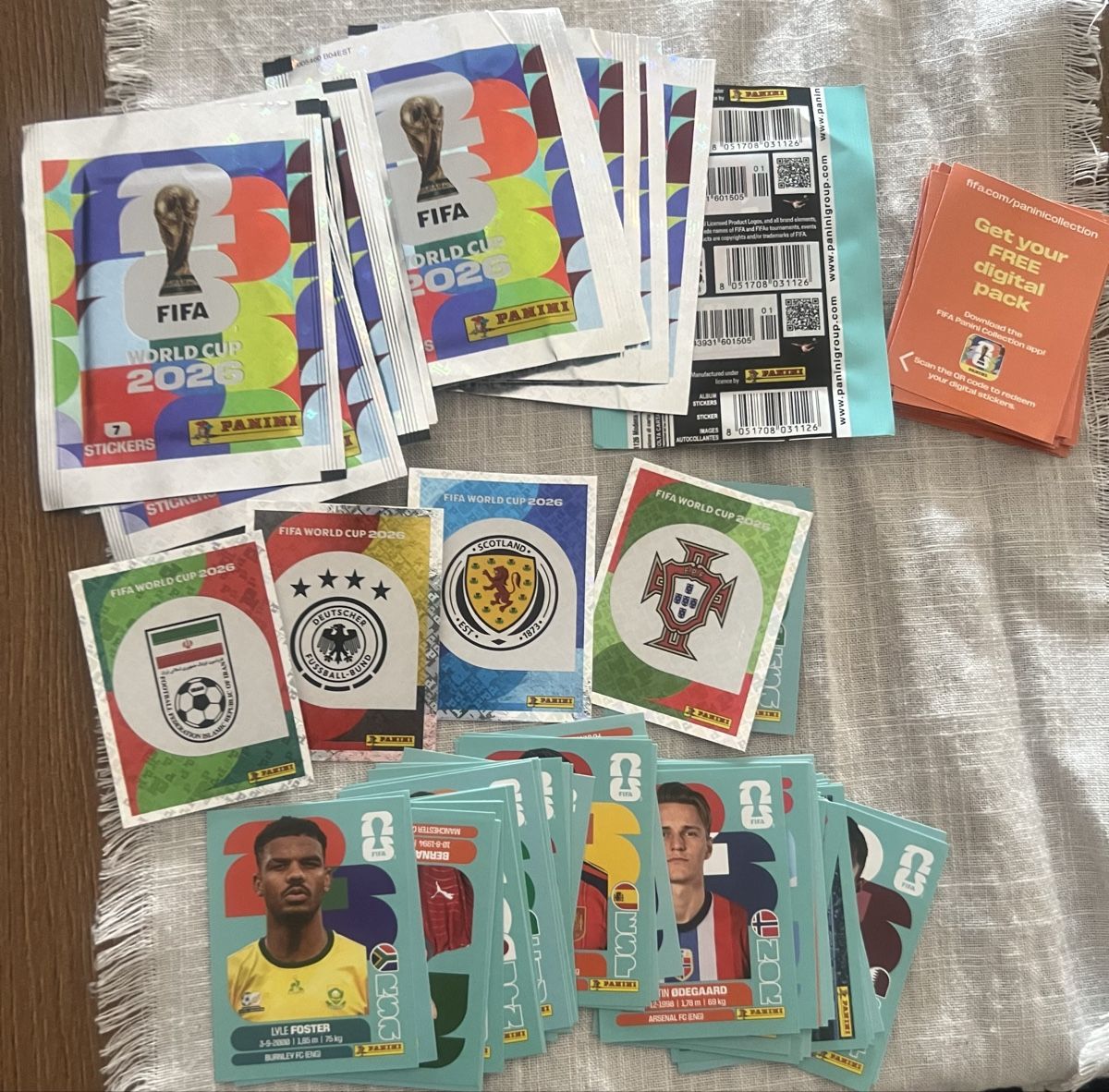 Panini Cartes à collectionner: Panini Päckli und Sticker – Neuf (Voir description) à Zofingen par Florianij