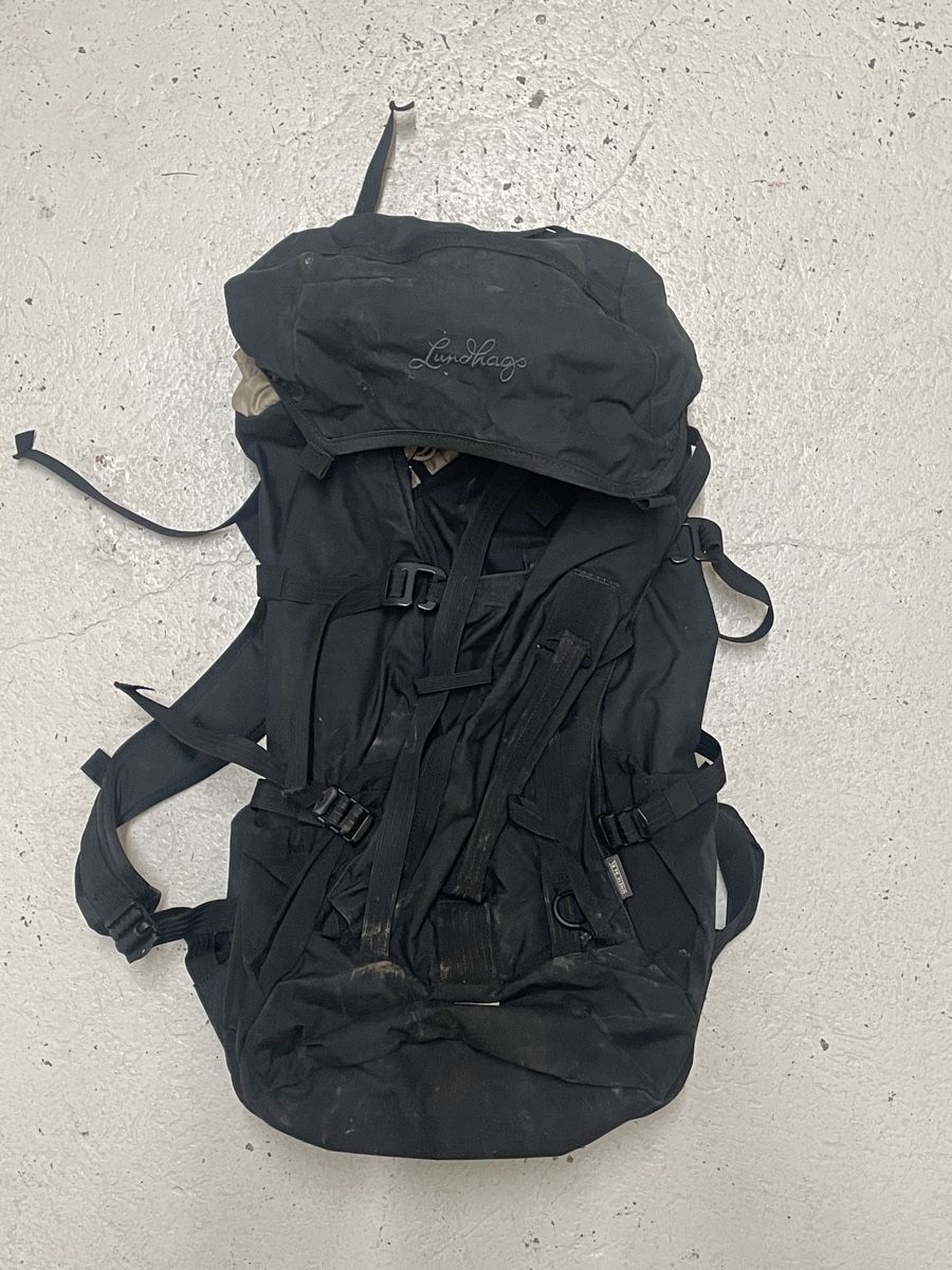 Lundhags Sacs à dos: Lundhags Rucksack schwarz 34L – D'occasion à Zürich par Luca_Haenni 1