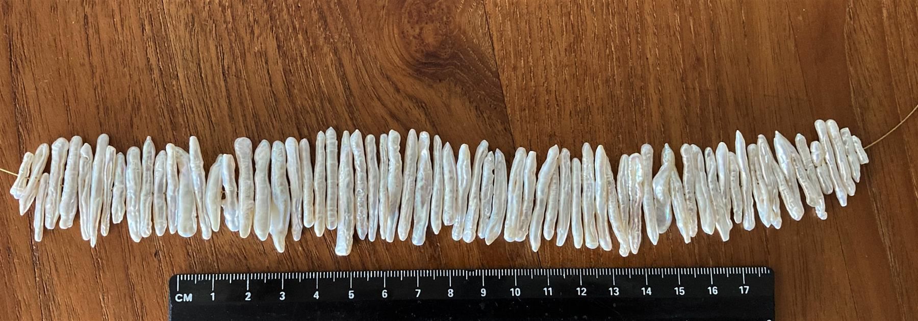 Perlen (unechte): 68 perles culture "bâtons" blanches / Zuchtperlen – Neu und originalverpackt aus Goumoens-la-Ville von brandonv 1