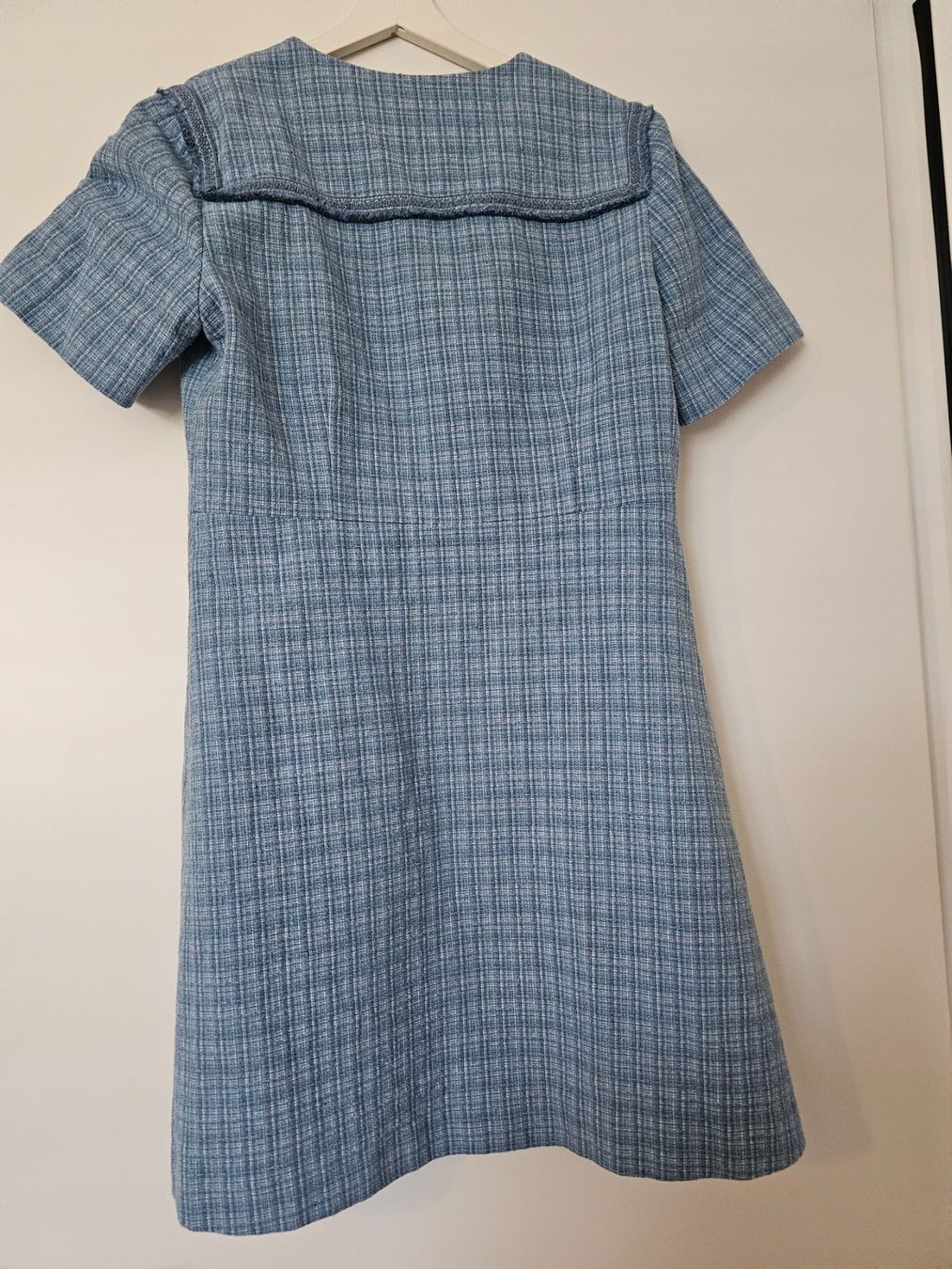 Robes: Tweed Kleid hellblau Gr. 38, goldene Knöpfe – D'occasion à Fällanden par Fairamay 1